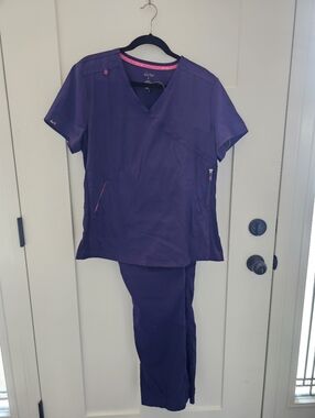Koi Philosophy Scrub Set In Grape
